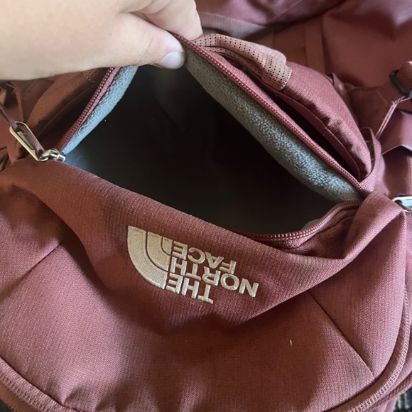 The North Face Recon Backpack - Picture 5 of 7